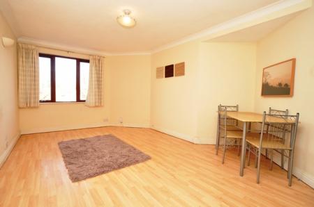 1 bedroom Flat to let in Birchwood Court, Norton Way North, Letchworth Garden City, SG6