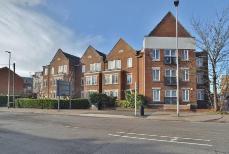 2 bedroom Flat for sale in Johnson Place, 65 Walsworth Road, Hitchin