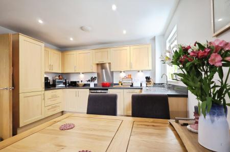 2 bedroom Flat for sale in Peppermint Road, Hitchin