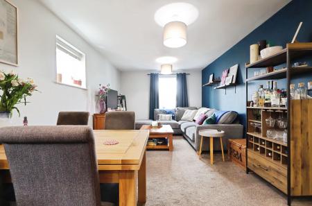 2 bedroom Flat for sale in Peppermint Road, Hitchin