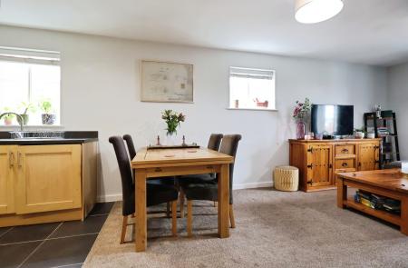 2 bedroom Flat for sale in Peppermint Road, Hitchin