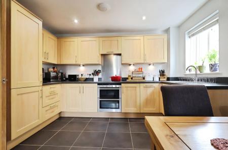2 bedroom Flat for sale in Peppermint Road, Hitchin