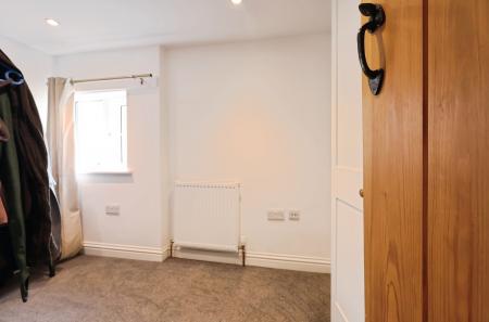 2 bedroom Terraced House for sale in Red Lion Cottages, Kings Walden Road, Offley