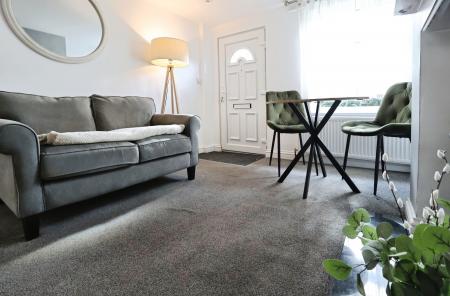 2 bedroom Terraced House for sale in Red Lion Cottages, Kings Walden Road, Offley