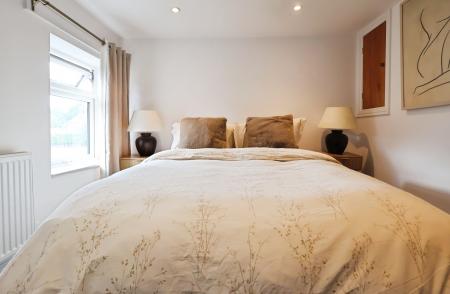2 bedroom Terraced House for sale in Red Lion Cottages, Kings Walden Road, Offley