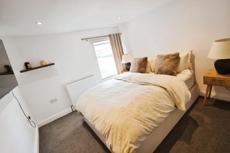 2 bedroom Terraced House for sale in Red Lion Cottages, Kings Walden Road, Offley