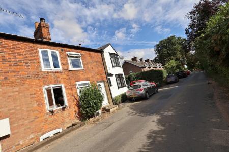 2 bedroom Terraced House for sale in Red Lion Cottages, Kings Walden Road, Offley
