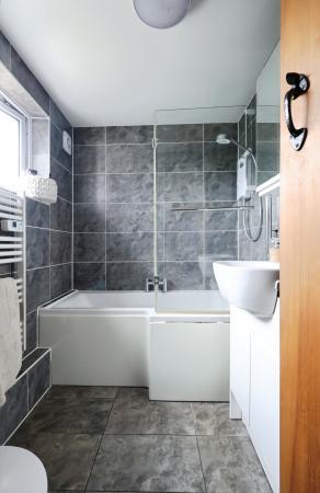 2 bedroom Terraced House for sale in Red Lion Cottages, Kings Walden Road, Offley