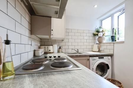2 bedroom Terraced House for sale in Red Lion Cottages, Kings Walden Road, Offley