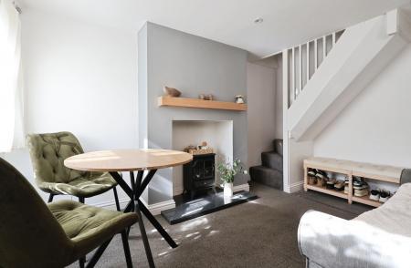 2 bedroom Terraced House for sale in Red Lion Cottages, Kings Walden Road, Offley