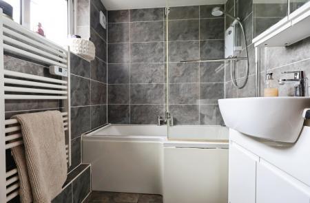 2 bedroom Terraced House for sale in Red Lion Cottages, Kings Walden Road, Offley