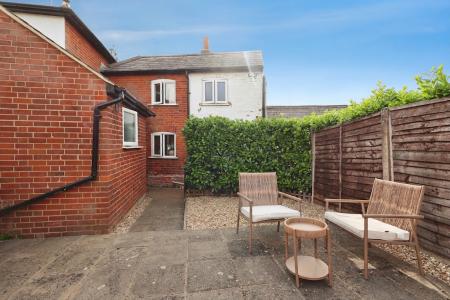 2 bedroom Terraced House for sale in Red Lion Cottages, Kings Walden Road, Offley