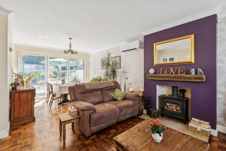 4 bedroom Detached house for sale in Dryden Crescent, Stevenage