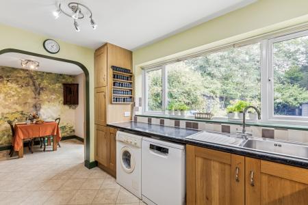 4 bedroom Detached house for sale in Dryden Crescent, Stevenage