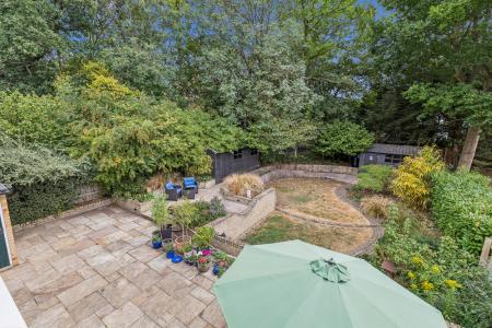 4 bedroom Detached house for sale in Dryden Crescent, Stevenage