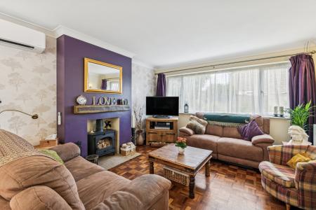 4 bedroom Detached house for sale in Dryden Crescent, Stevenage