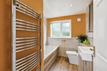 4 bedroom Detached house for sale in Dryden Crescent, Stevenage