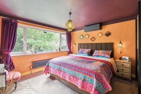 4 bedroom Detached house for sale in Dryden Crescent, Stevenage