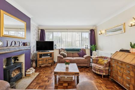 4 bedroom Detached house for sale in Dryden Crescent, Stevenage