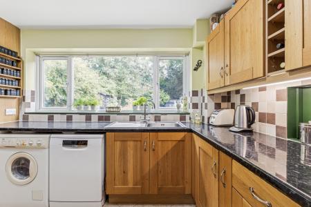 4 bedroom Detached house for sale in Dryden Crescent, Stevenage