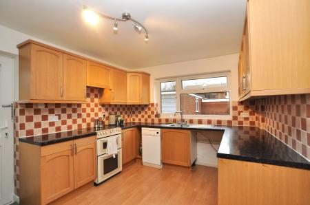 4 bedroom Detached house to let in Meadowbank, Hitchin, SG4