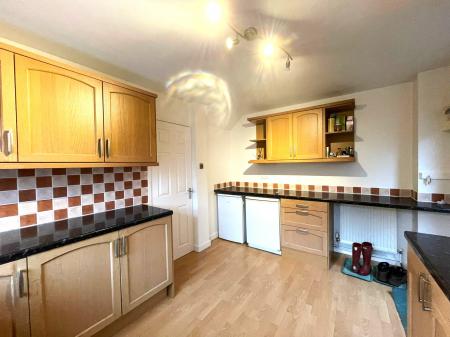 4 bedroom Detached house to let in Meadowbank, Hitchin, SG4