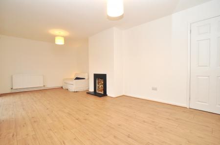 4 bedroom Detached house to let in Meadowbank, Hitchin, SG4
