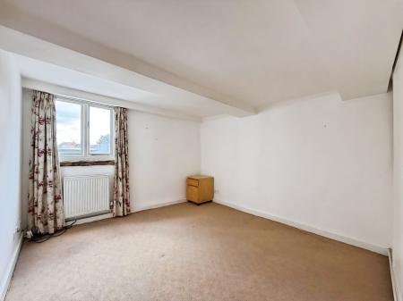 3 bedroom Character Property to let in Market Place, Hitchin, SG5
