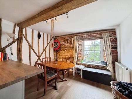 3 bedroom Character Property to let in Market Place, Hitchin, SG5