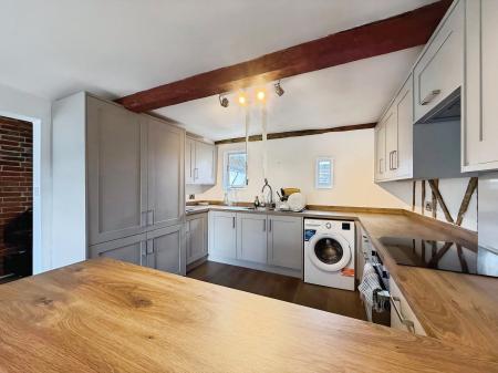 3 bedroom Character Property to let in Market Place, Hitchin, SG5