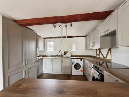 3 bedroom Character Property to let in Market Place, Hitchin, SG5