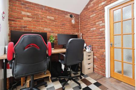 3 bedroom Semi-detached house for sale in The Paddock, Hitchin