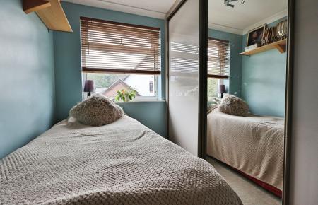 3 bedroom Semi-detached house for sale in The Paddock, Hitchin