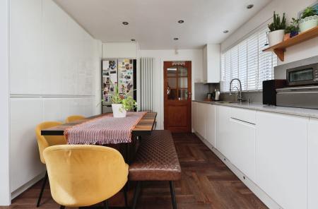 3 bedroom Semi-detached house for sale in The Paddock, Hitchin