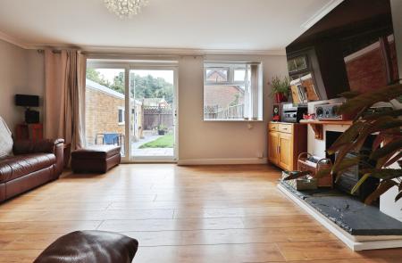 3 bedroom Semi-detached house for sale in The Paddock, Hitchin