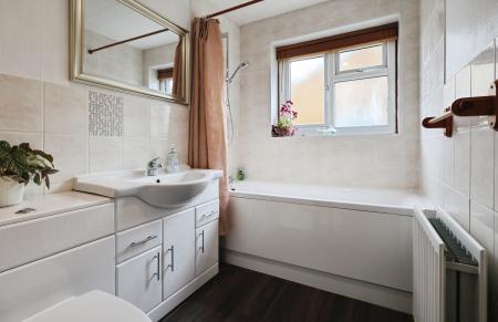 3 bedroom Semi-detached house for sale in The Paddock, Hitchin