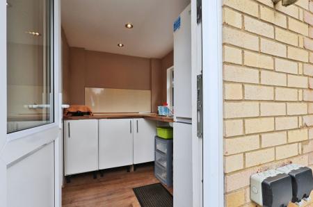 3 bedroom Semi-detached house for sale in The Paddock, Hitchin