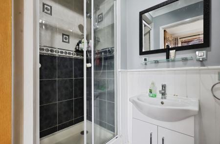3 bedroom Semi-detached house for sale in The Paddock, Hitchin