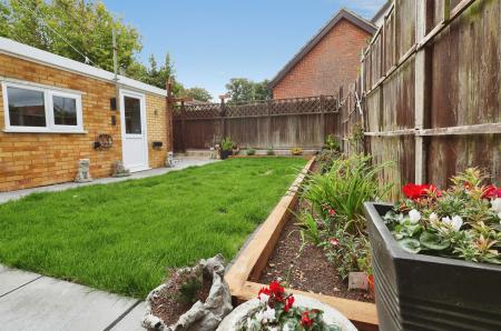 3 bedroom Semi-detached house for sale in The Paddock, Hitchin