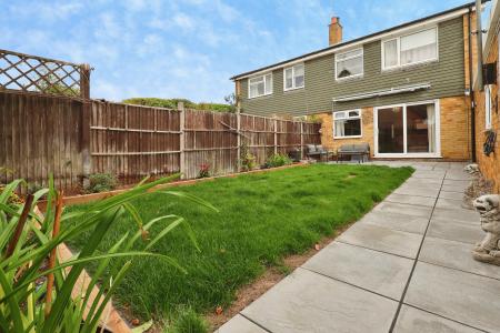 3 bedroom Semi-detached house for sale in The Paddock, Hitchin