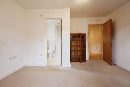 2 bedroom Flat for sale in Peppermint Road, Hitchin