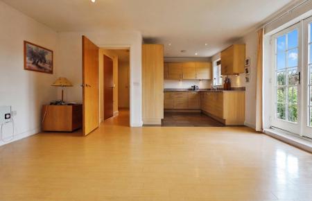 2 bedroom Flat for sale in Peppermint Road, Hitchin