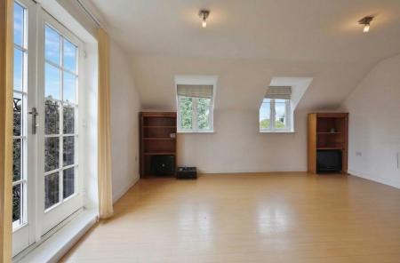 2 bedroom Flat for sale in Peppermint Road, Hitchin