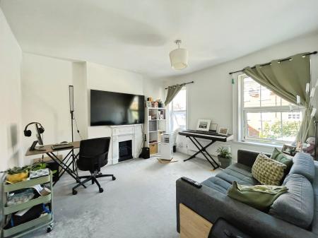 2 bedroom Flat to let in Kings Road, Hitchin, SG5