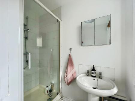 2 bedroom Flat to let in Kings Road, Hitchin, SG5