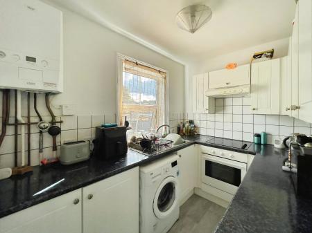 2 bedroom Flat to let in Kings Road, Hitchin, SG5