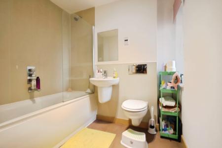1 bedroom Flat to let in Walsworth Road, Hitchin, SG4