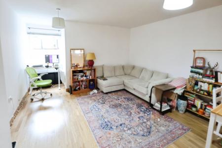 1 bedroom Flat to let in Walsworth Road, Hitchin, SG4