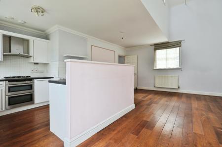 2 bedroom Mews house for sale in Bedford Wing, Kingsley Avenue
