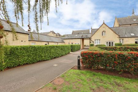 2 bedroom Mews house for sale in Bedford Wing, Kingsley Avenue